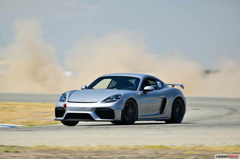 Porsche Cayman GT4
