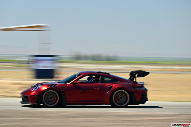 Porsche 911 GT3 RS red