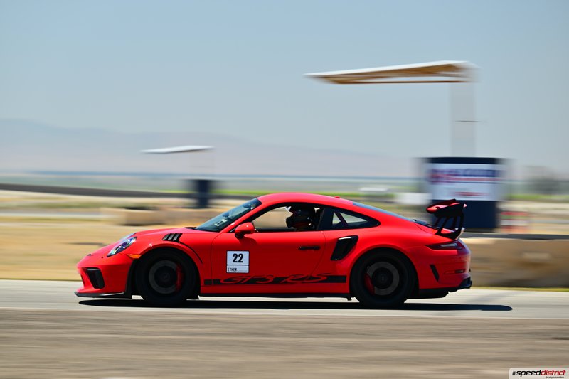 Porsche 911 GT3 RS red
