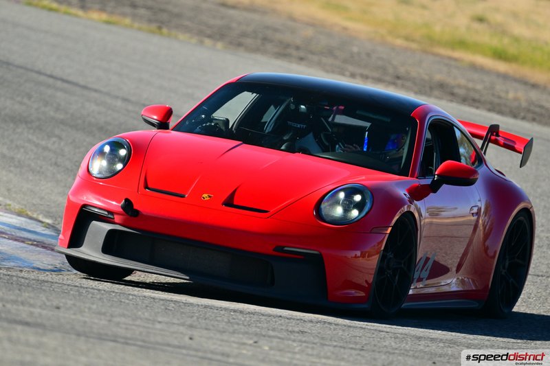 Porsche 911 GT3 RS red