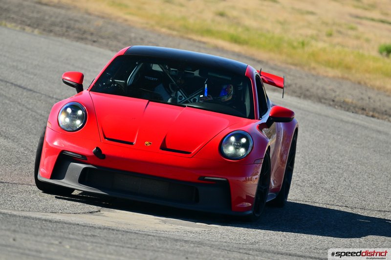 Porsche 911 GT3 RS red