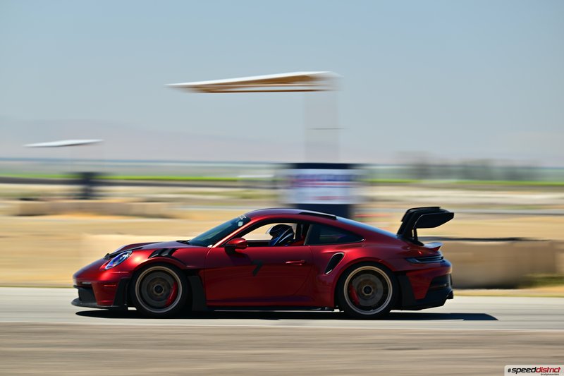 Porsche 911 GT3 RS red