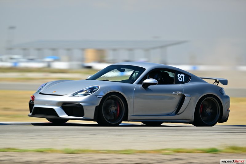 Porsche Cayman GT4