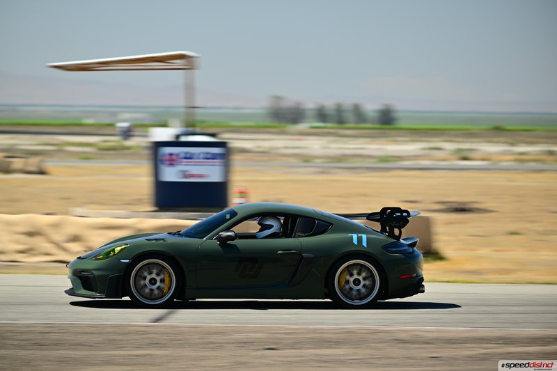 Porsche Cayman GT4 RS
