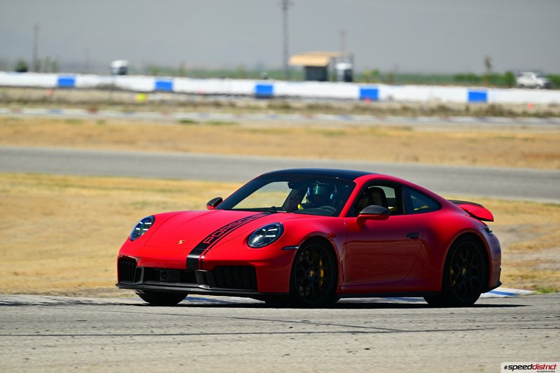 Porsche 911 GT3 RS red