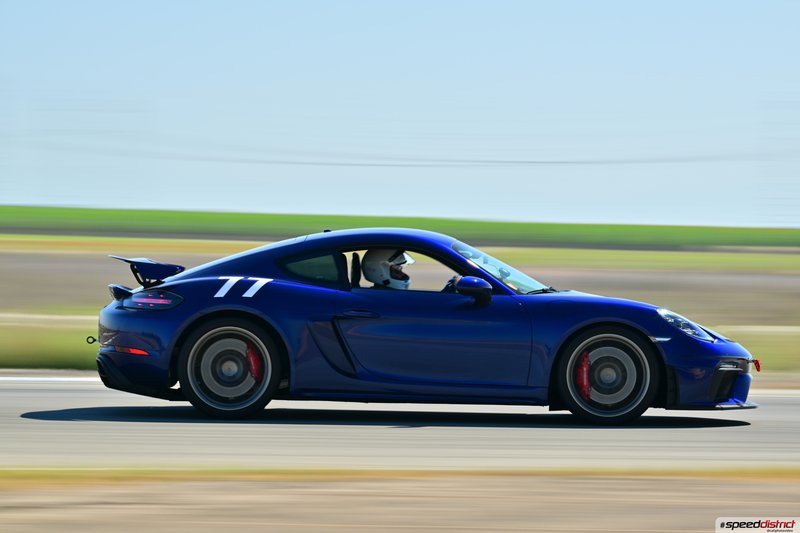 Porsche Cayman GT4
