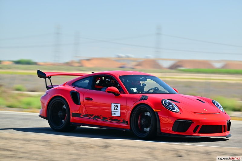 Porsche 911 GT3 RS red
