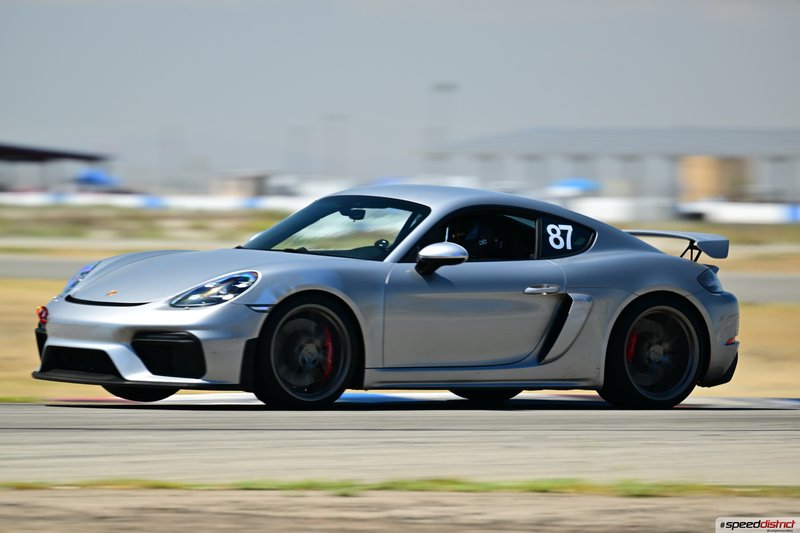 Porsche Cayman GT4
