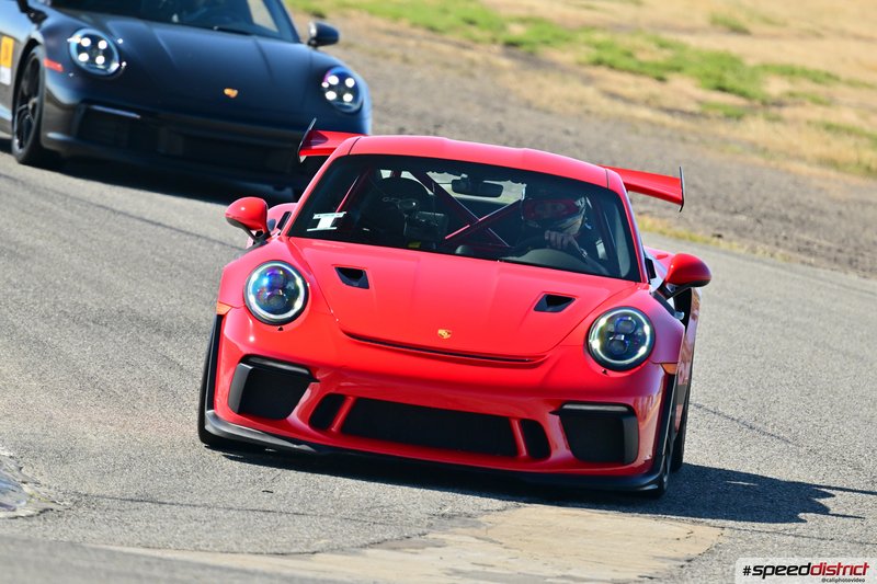 Porsche 911 GT3 RS red
