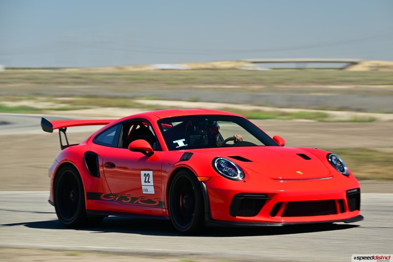 Porsche 911 GT3 RS red