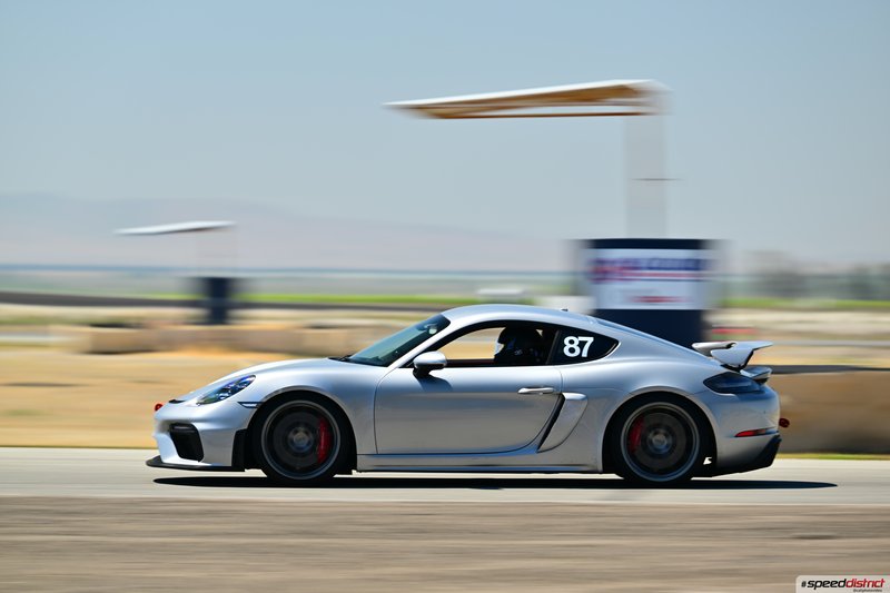 Porsche Cayman GT4