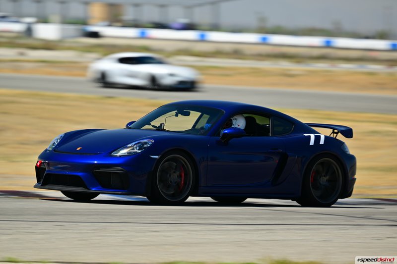 Porsche Cayman GT4