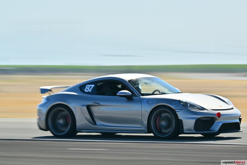 Porsche Cayman GT4