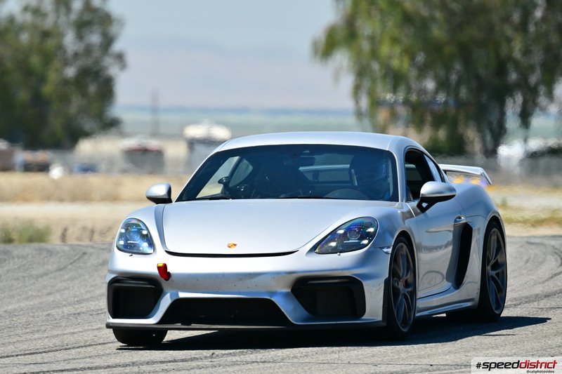Porsche Cayman GT4