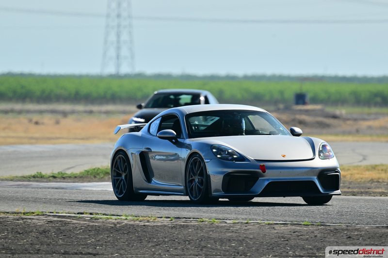 Porsche Cayman GT4