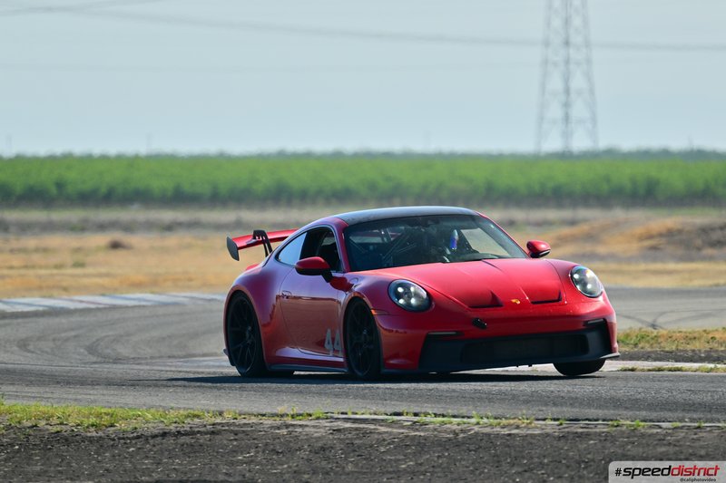 Porsche 911 GT3 RS red