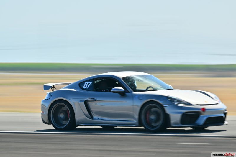 Porsche Cayman GT4