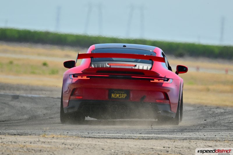 Porsche 911 GT3 RS red