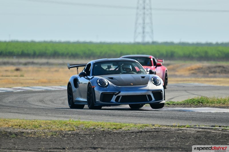 Porsche 911 GT3 RS white