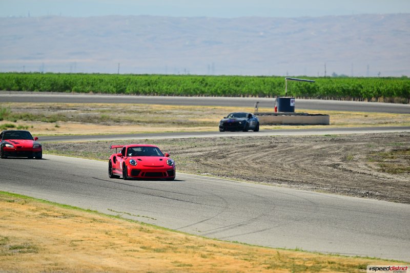Porsche 911 GT3 RS red