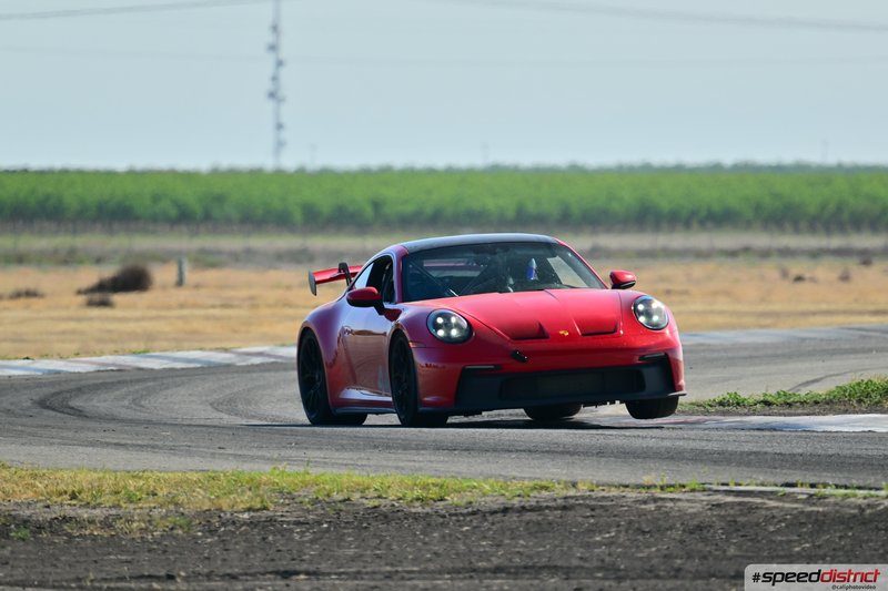 Porsche 911 GT3 RS red