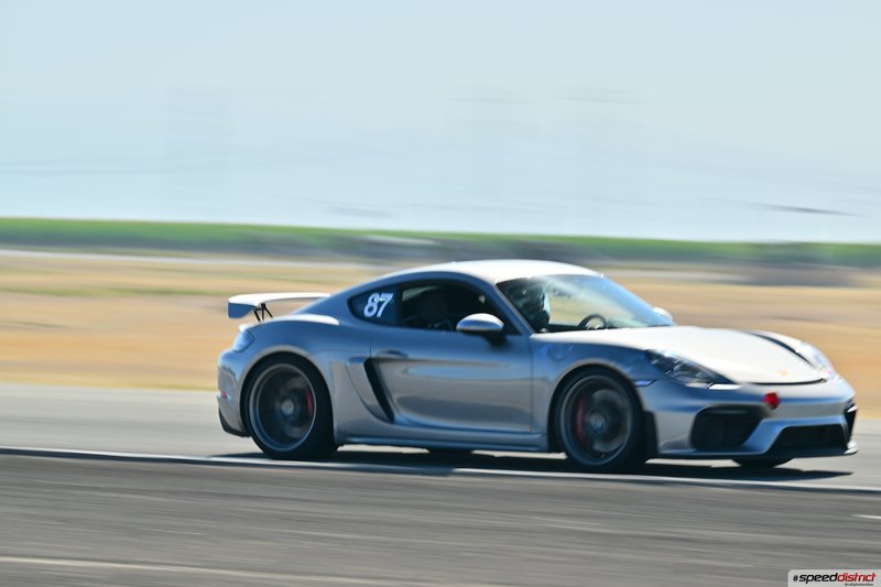 Porsche Cayman GT4