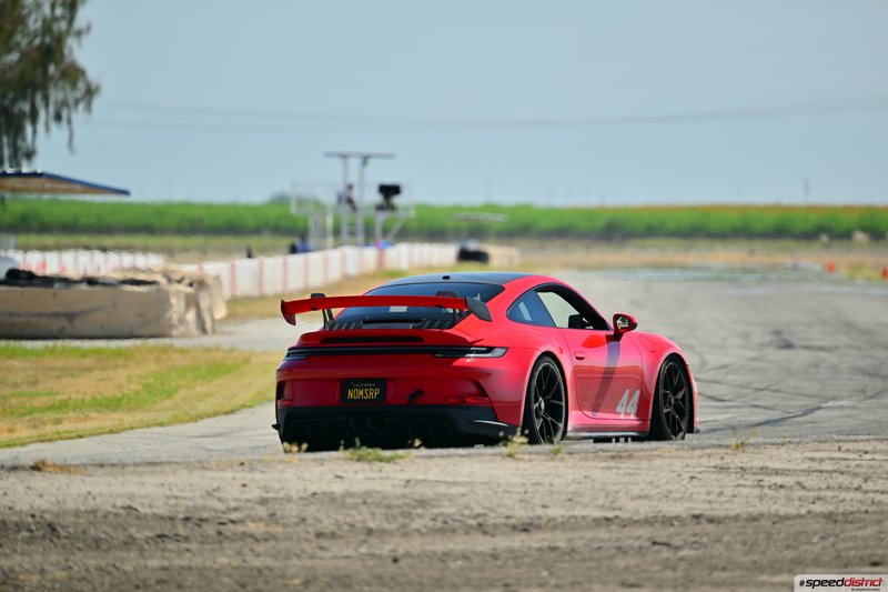 Porsche 911 GT3 RS red