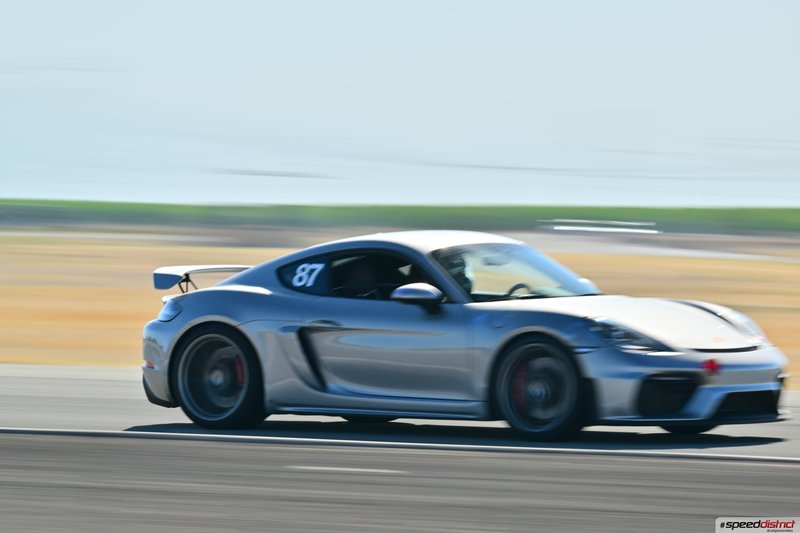 Porsche Cayman GT4