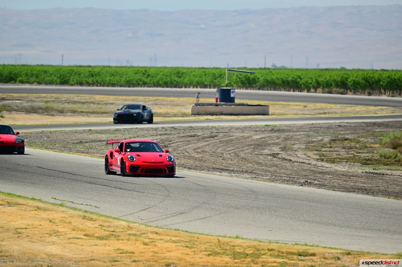 Porsche 911 GT3 RS red