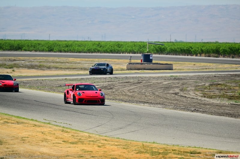 Porsche 911 GT3 RS red