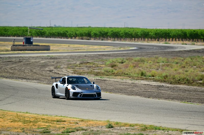 Porsche 911 GT3 RS white