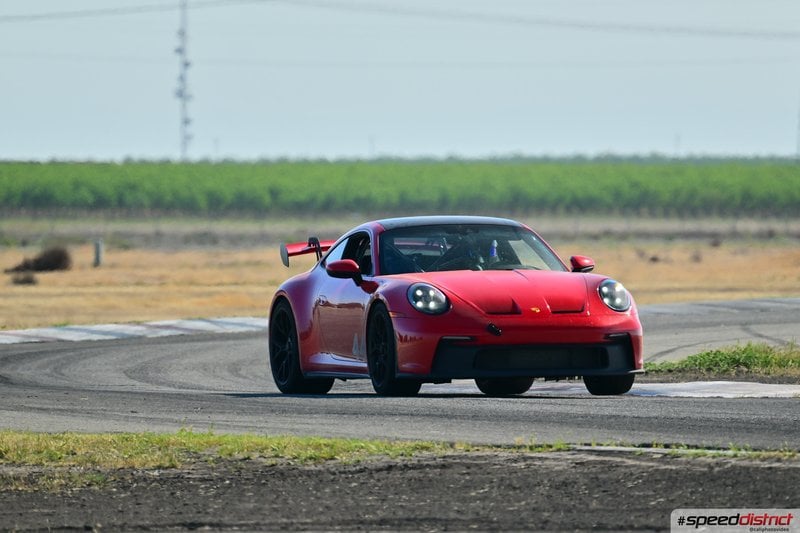 Porsche 911 GT3 RS red