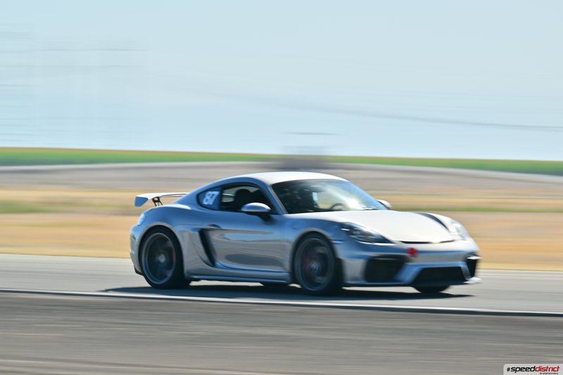 Porsche Cayman GT4