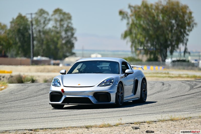 Porsche Cayman GT4