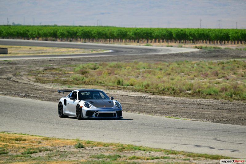 Porsche 911 GT3 RS white