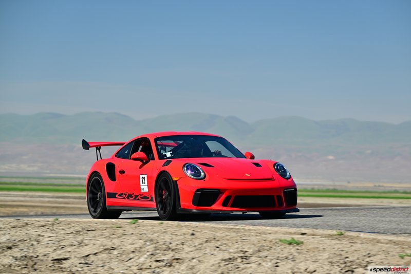 Porsche 911 GT3 RS red