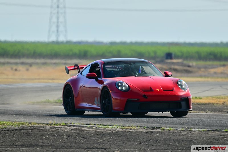 Porsche 911 GT3 RS red