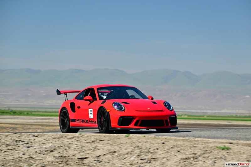 Porsche 911 GT3 RS red