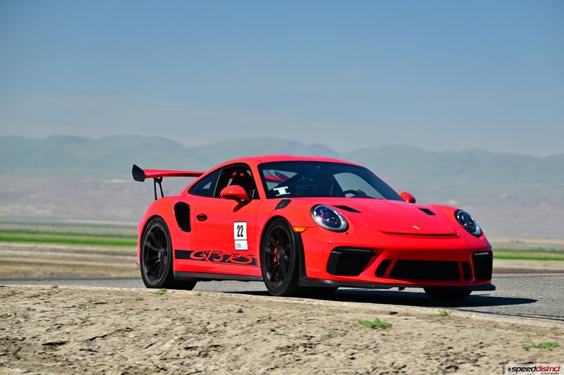 Porsche 911 GT3 RS red