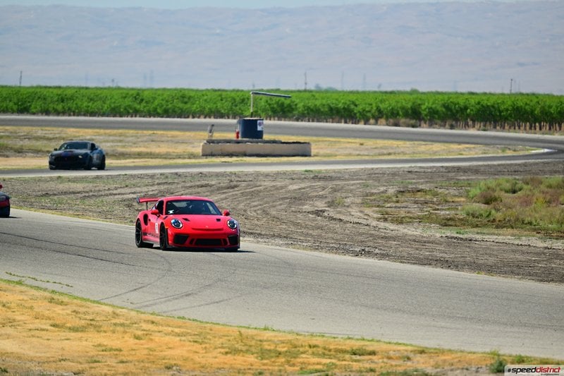 Porsche 911 GT3 RS red