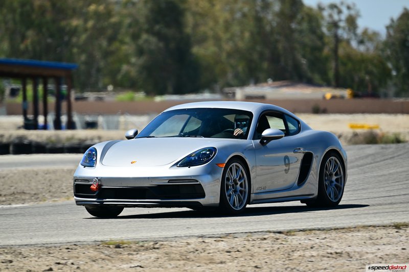 Porsche Cayman GT4