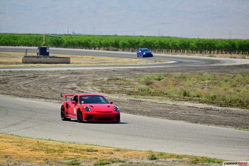 Porsche 911 GT3 RS red