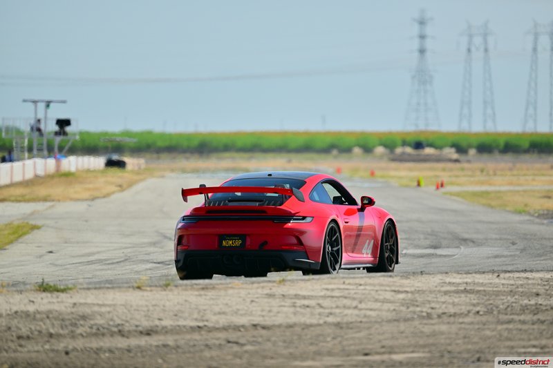 Porsche 911 GT3 RS red