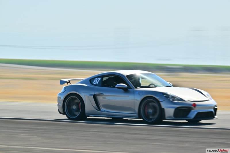 Porsche Cayman GT4