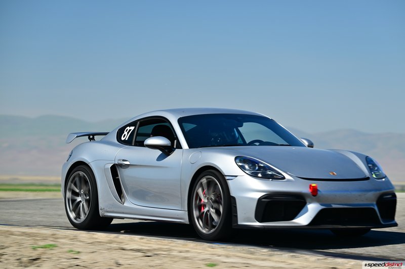 Porsche Cayman GT4