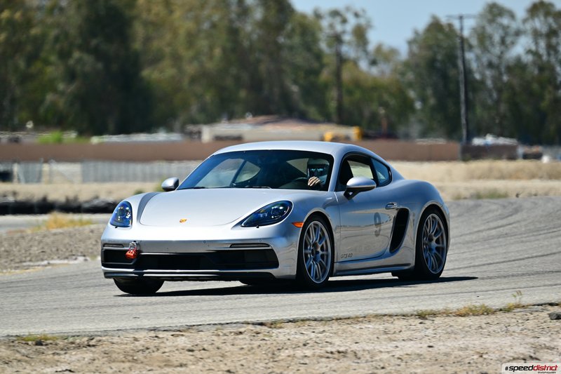 Porsche Cayman GT4