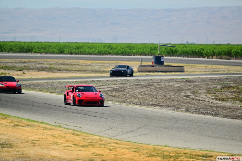 Porsche 911 GT3 RS red