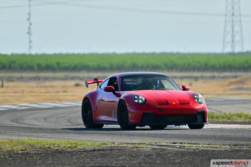 Porsche 911 GT3 RS red