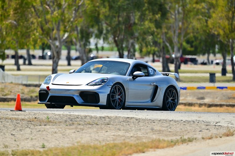 Porsche Cayman GT4
