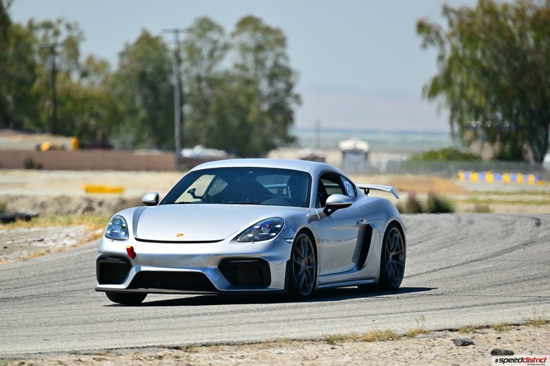 Porsche Cayman GT4
